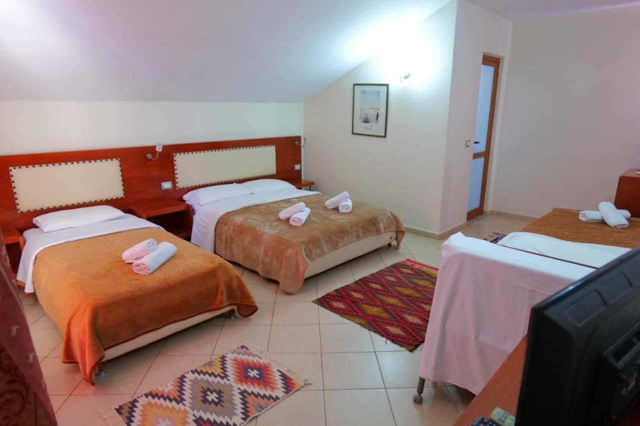 Hotel Veli Саранда Экстерьер фото
