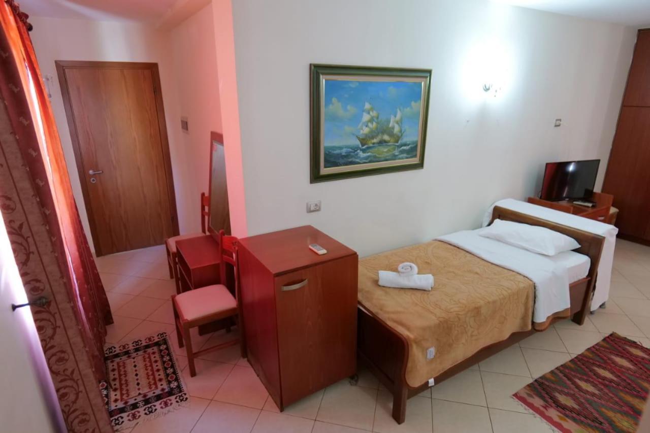 Hotel Veli Саранда Экстерьер фото