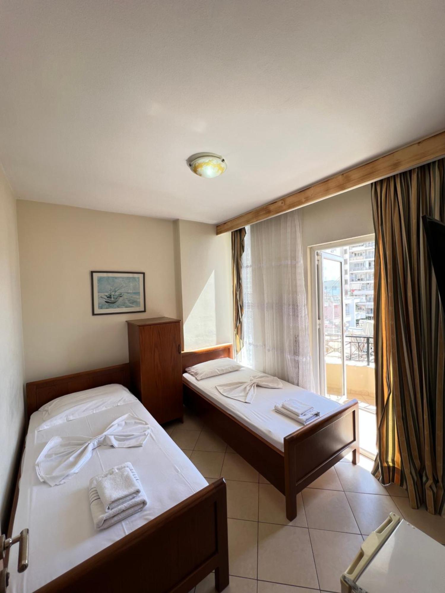 Hotel Veli Саранда Экстерьер фото