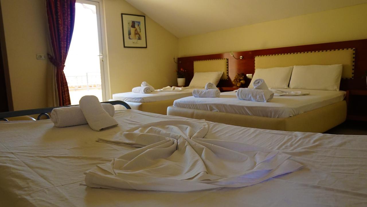 Hotel Veli Саранда Экстерьер фото